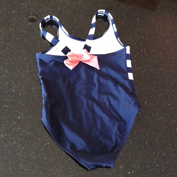 Gymboree Swim Suit - 5T - Picture 2 of 2